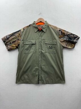 Real Tree Mens XL Button Up Shirt Green And Camo